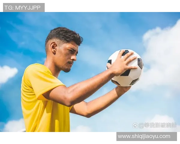 捕捉足球明星的帅气瞬间展现他们的魅力与风采