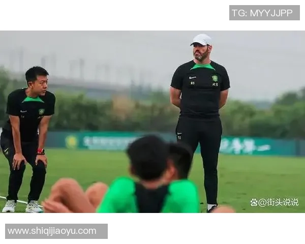 被低估的足球天才如何在赛场上逆袭成名的故事