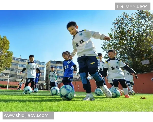 当今足球界的璀璨明星们谁能称霸绿茵场成为传奇巨星